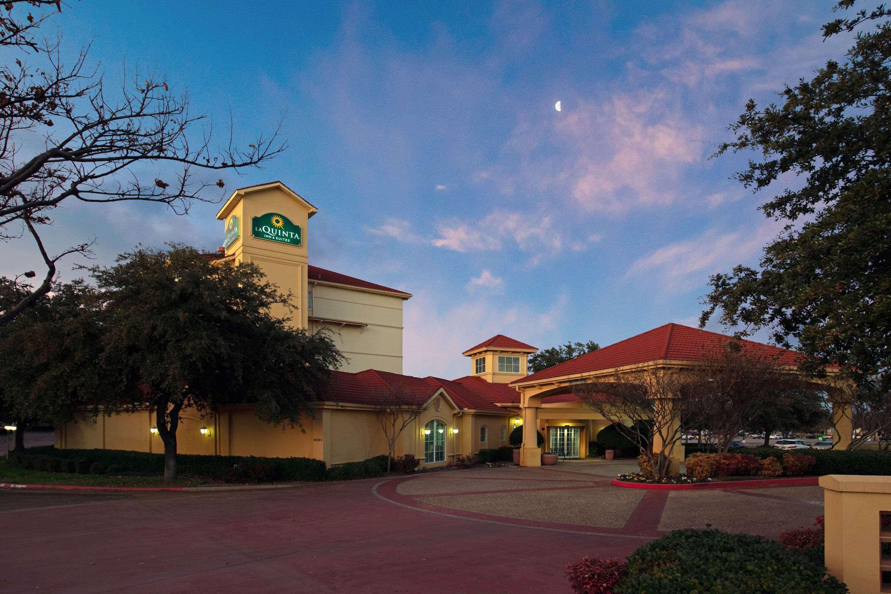 La Quinta By Wyndham Dallas Arlington South Exterior photo