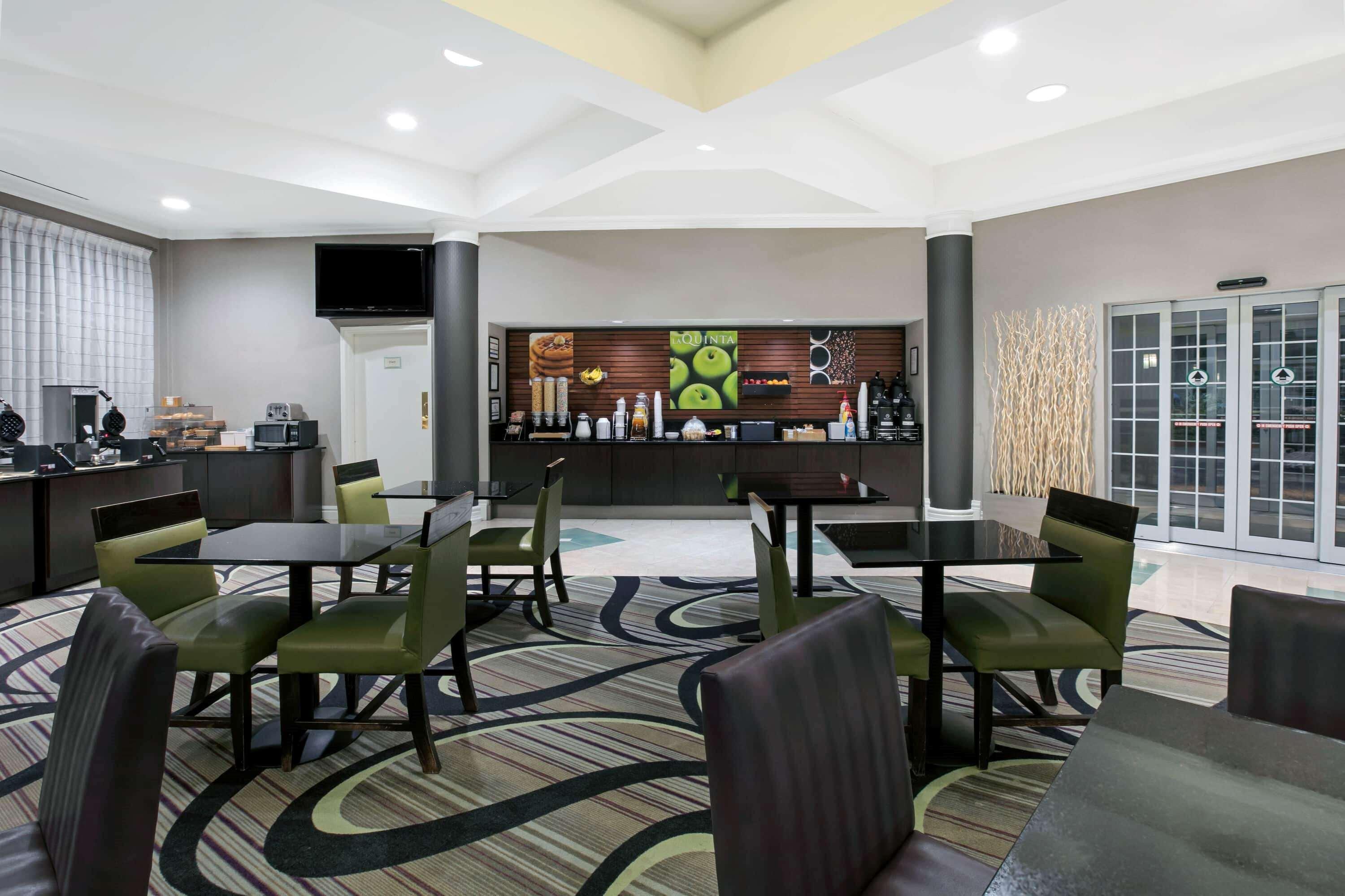 La Quinta By Wyndham Dallas Arlington South Exterior photo