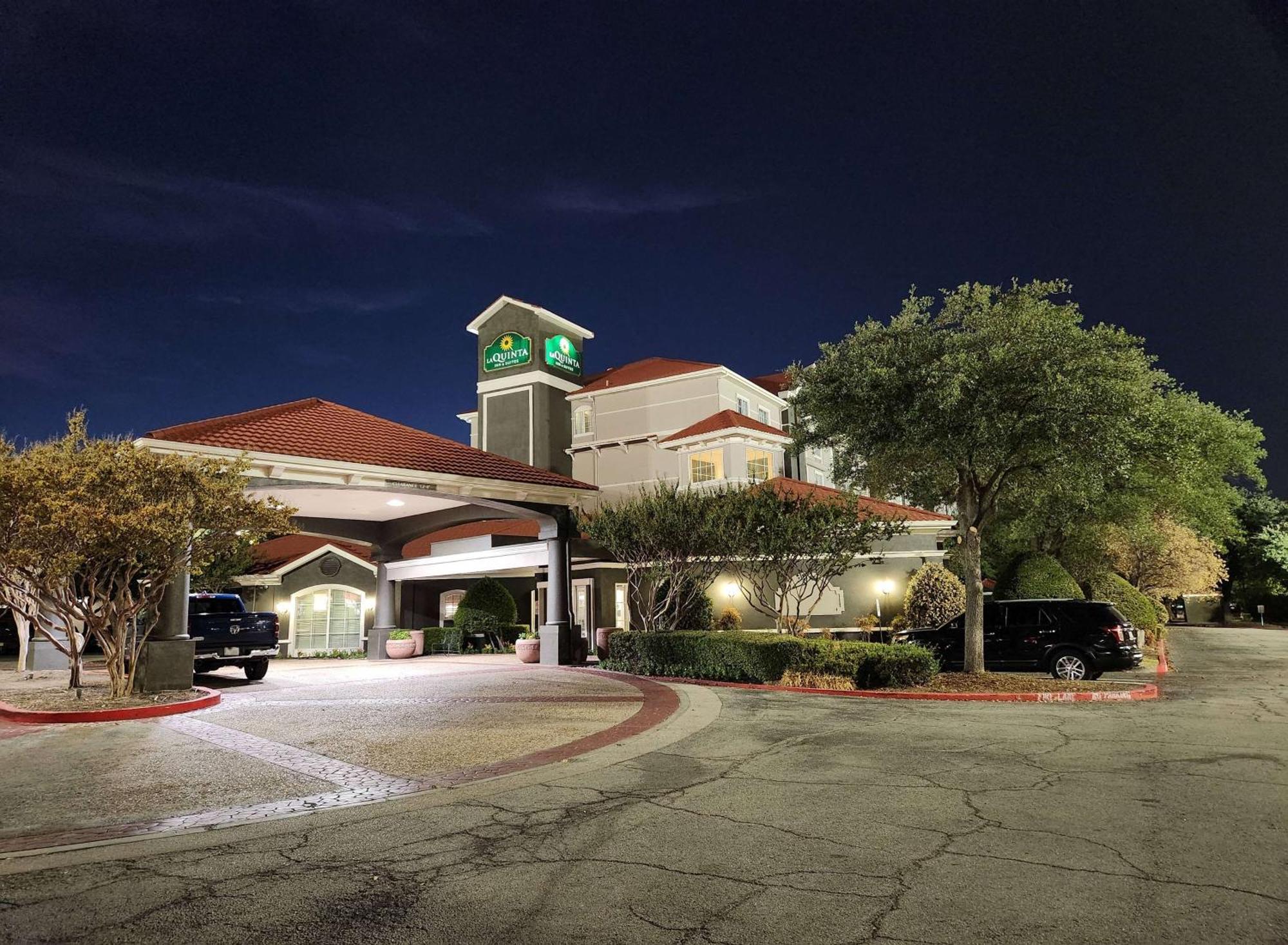 La Quinta By Wyndham Dallas Arlington South Exterior photo