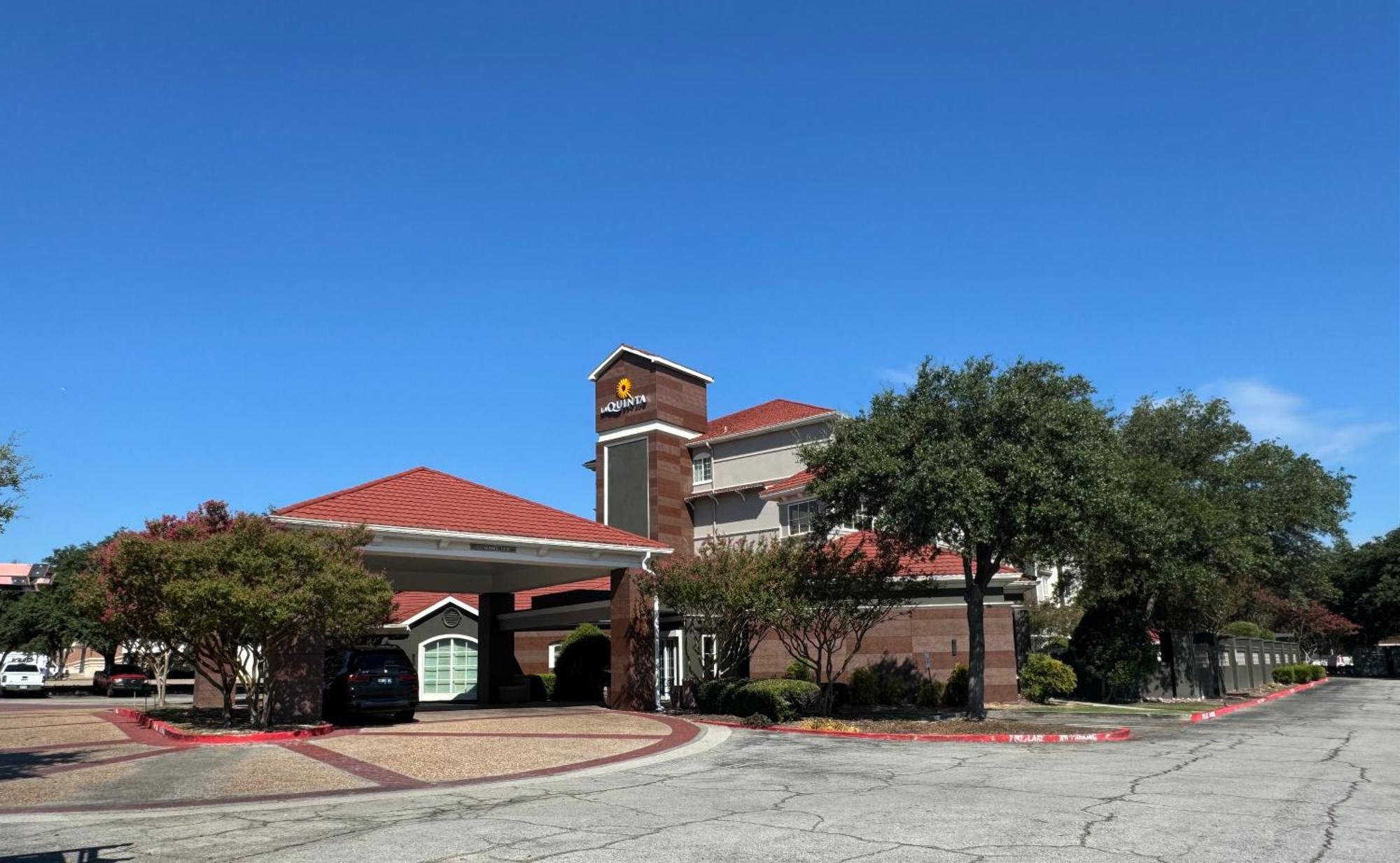 La Quinta By Wyndham Dallas Arlington South Exterior photo
