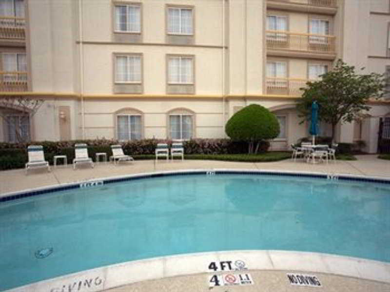 La Quinta By Wyndham Dallas Arlington South Exterior photo